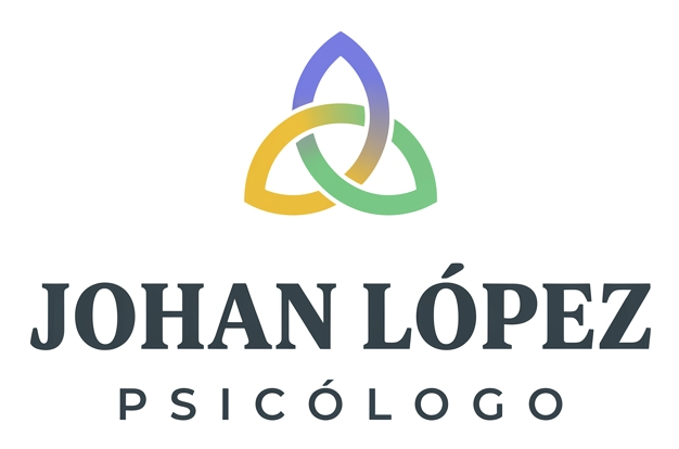 Logo de Johan López, psicólogo: triqueta en oro, índigo y verde con el nombre de la práctica